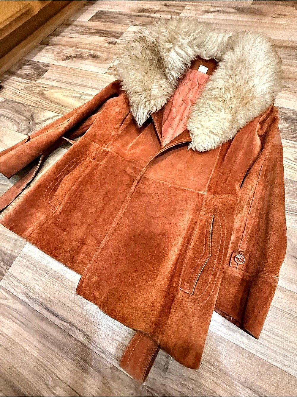 Vintage 1970’s Women's Brown Leather Jacket with Fur Collar - Picture 1 of 16